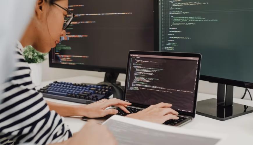 黄石小程序定制开发构建实时互动新生态：WebRTC+即时通讯双引擎驱动